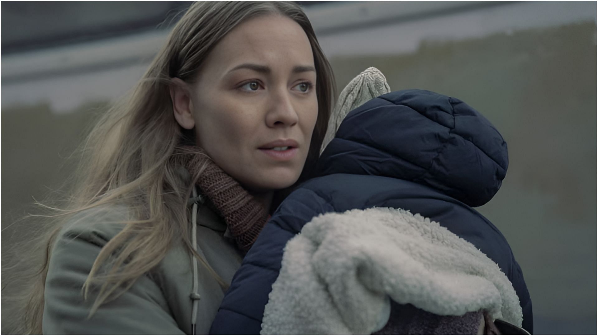 In The Handmaid’s Tale season 6, Serena finds quiet solace in a rare moment of peace with her son Noah (Image via Hulu)